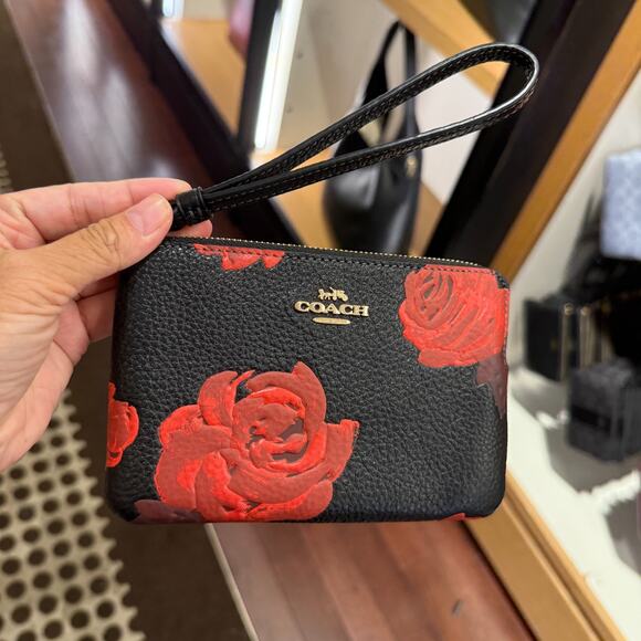 Coach Corner Zip Wristlet With Floral Print CCJ70 - Picture 1 of 5